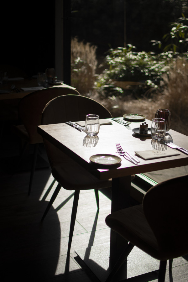Klein Zoersel vernieuwt interieur en biedt verfijnde lunchformule aan €39,-