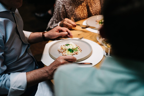 Passie voor goed eten en mooie dingen: bij Sans Cravate in Brugge word je in de watten gelegd