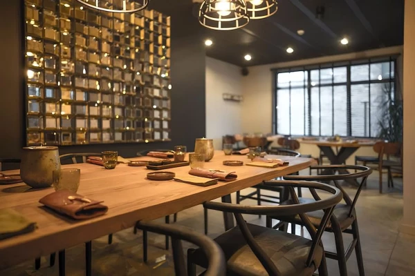 Genieten bij U-Ziel in Geel: "De open keuken is een grote troef en de verschillende kleine ruimtes in het pand maken het geheel gezellig"