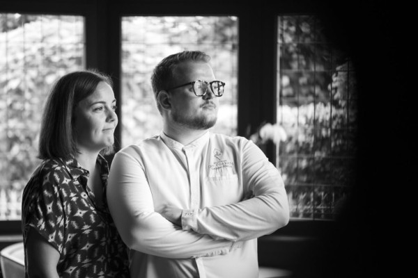 De Fakkels in Sint-Truiden: waar de moderne uitstraling en warme kleuren zorgen voor een gezellige vibe tijdens het tafelen