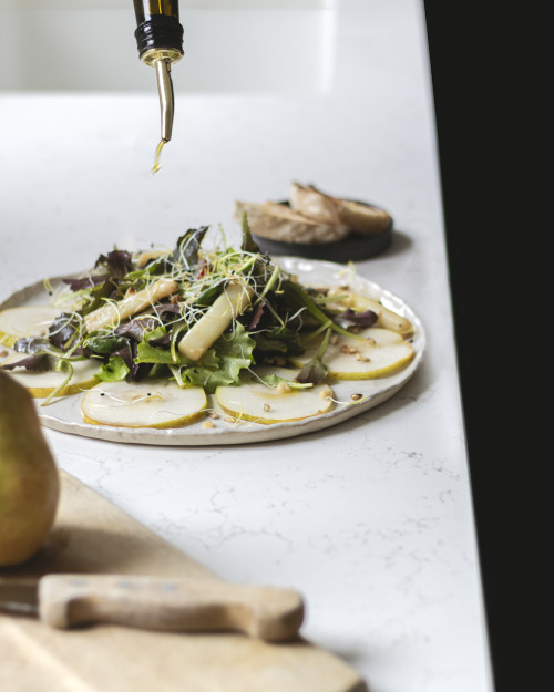 Frisse salade met gemarineerde asperges