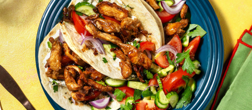 Mini-tortilla's met vegetarische döner kebab, roomkaas, appelsien en ...