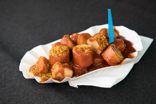 Traditionele Duitse currywurst